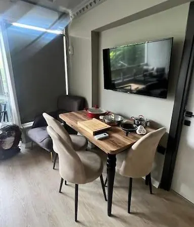 Apartament Uec Kapilarda Muhtesem 1+1 *