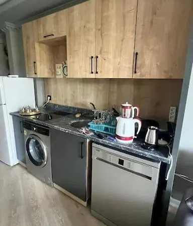 Apartament Uec Kapilarda Muhtesem 1+1