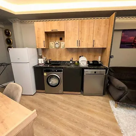 Apartament Uec Kapilarda Muhtesem 1+1 *